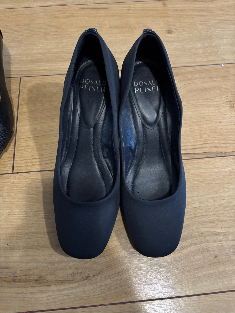 Donald J. Pliner Black Square-Toe Ballet Flats
